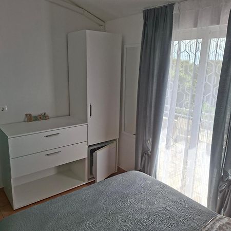 Apartment & Rooms Roza Peroj Extérieur photo