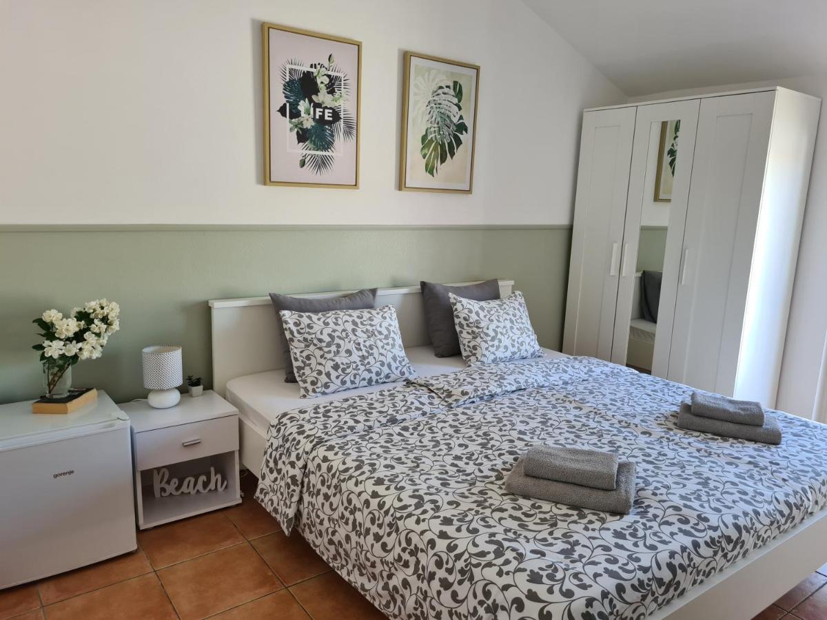 Apartment & Rooms Roza Peroj Chambre photo