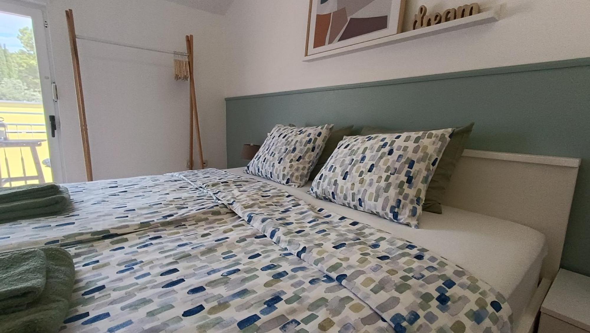 Apartment & Rooms Roza Peroj Chambre photo