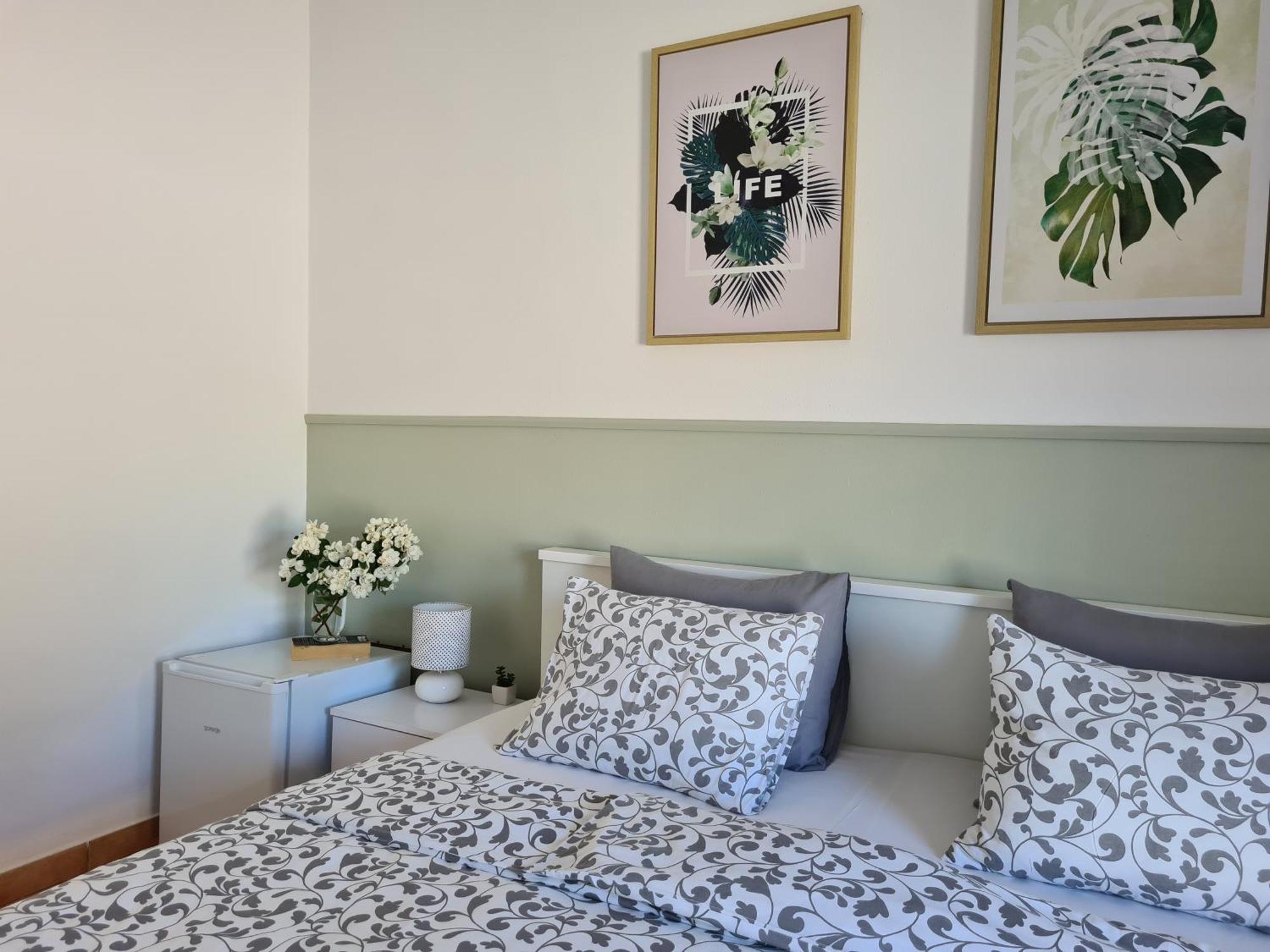 Apartment & Rooms Roza Peroj Chambre photo