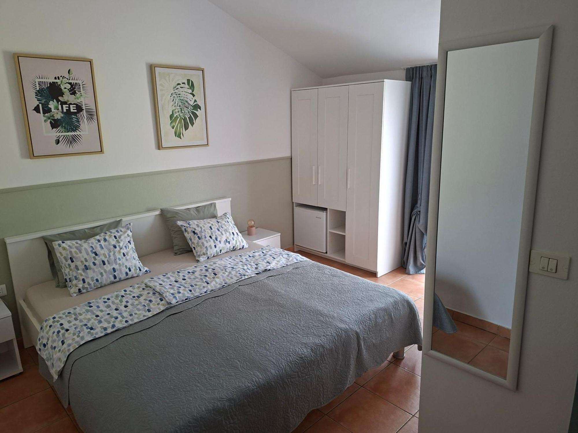 Apartment & Rooms Roza Peroj Extérieur photo